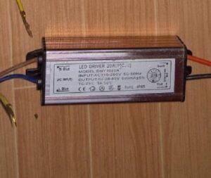 Hinh-anh-chan-luu-den-led