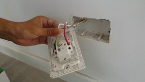 Khi thi cong dien am tuong can tranh cac moi noi