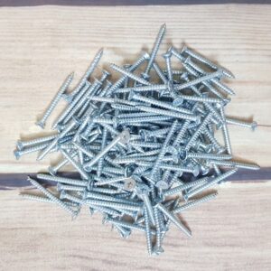 vit-bat-co-dinh-len-tac-ke-nhua