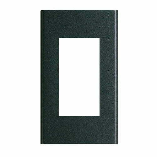 2pan-wev68030mb Mặt Refina 3 thiết bị đen ánh kim Panasonic WEV68030MB