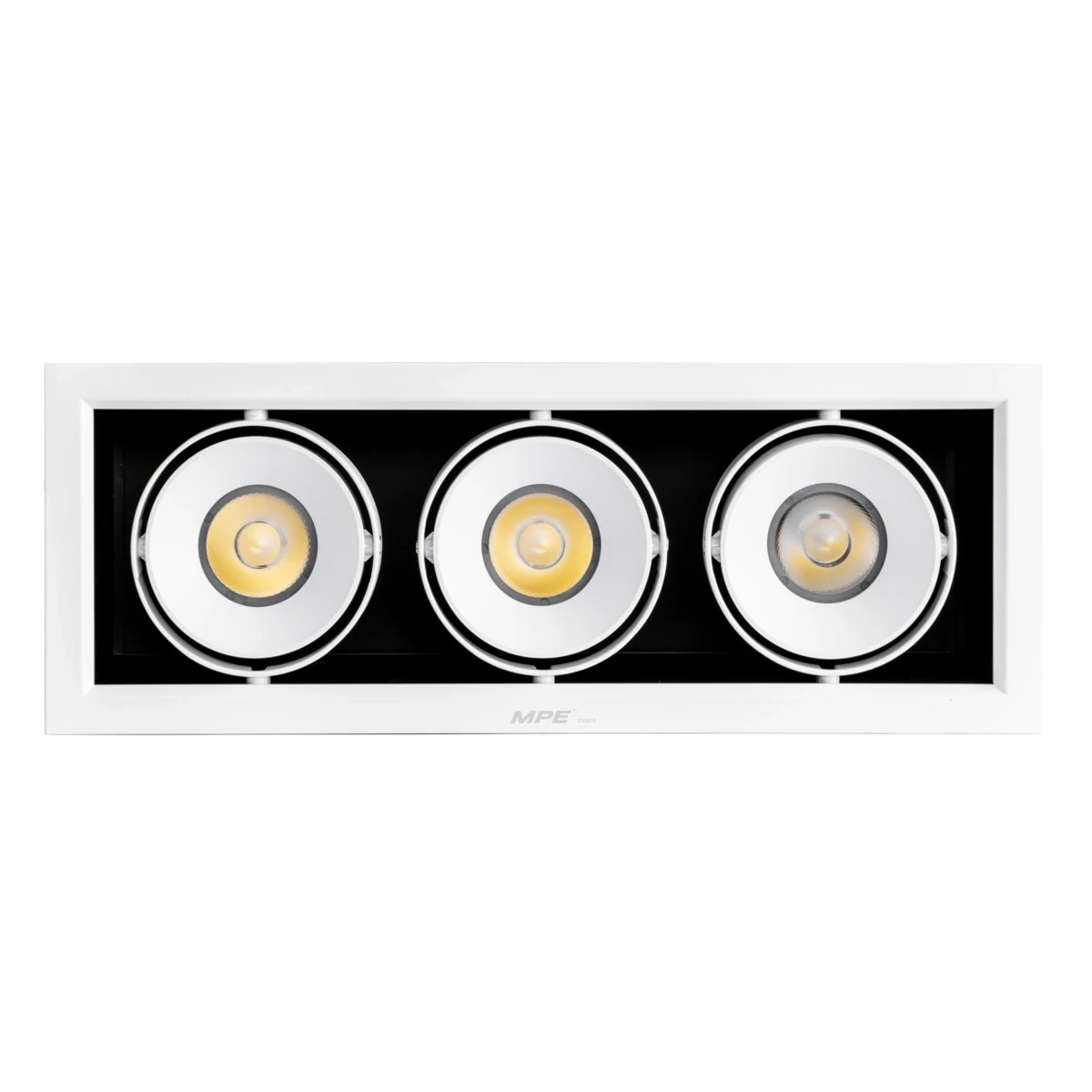 dls-320t Đèn LED downlight vuông gắn âm 3x20W sáng trung tính MPE DLS-320N