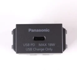 Ổ cắm sạc USB đơn dạng dọc bắt vít màu xám ánh kim Panasonic WEF108107MYH-VN