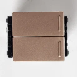 Công tắc 1 chiều loại đôi cỡ trung 16A bắt vít màu vàng ánh kim Panasonic WEVH554127MYZ