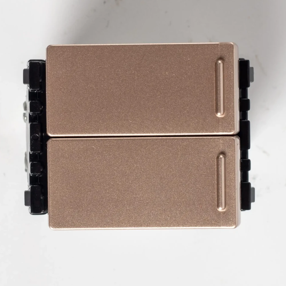 wevh554127myz Công tắc 1 chiều loại đôi cỡ trung 16A bắt vít màu vàng ánh kim Panasonic WEVH554127MYZ